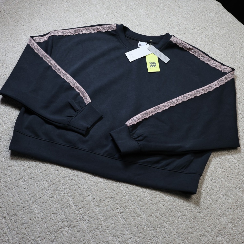 All in Motion Airy Sleek Lace Crew Pullover Sweatshirt Black Pink Trim M